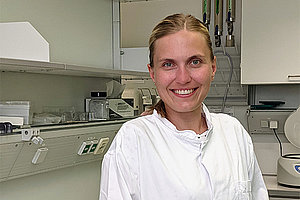 Simone Ahting forscht zum Einsatz von Gensequenzierungsmethoden in der CF-Diagnostik.