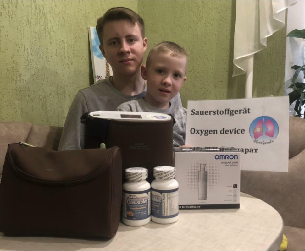Ukrainische CF-Patienten bedanken sich mit Fotos für die Medikamente und das Sauerstoffgerät. Foto: Atemspende e.V.
